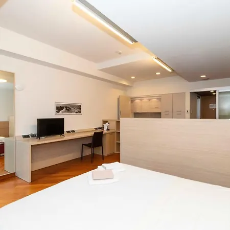 Open Space 53 Con Parcheggio In E Colazione Deliziosa شقة